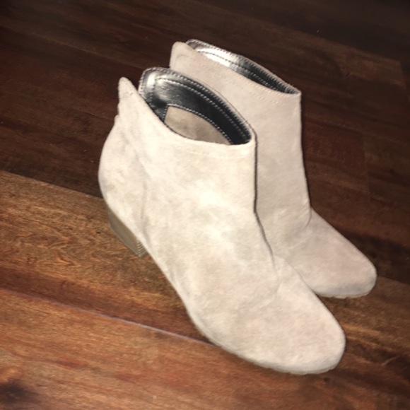 Kenneth Cole Ankle Booties - Picture 2 of 5
